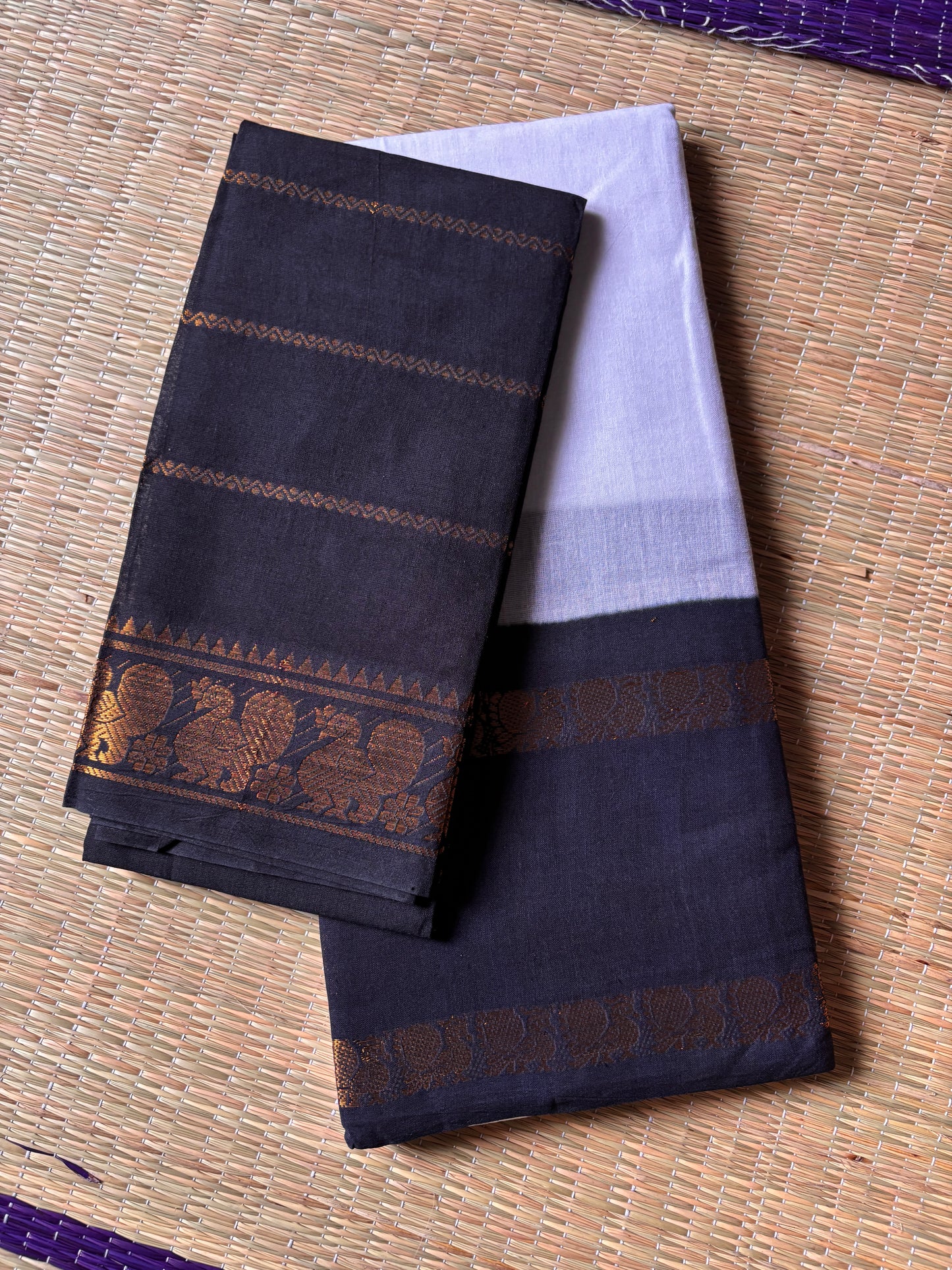 Tarangini : Sungudi Cotton Handloom Saree with Blouse  TA09