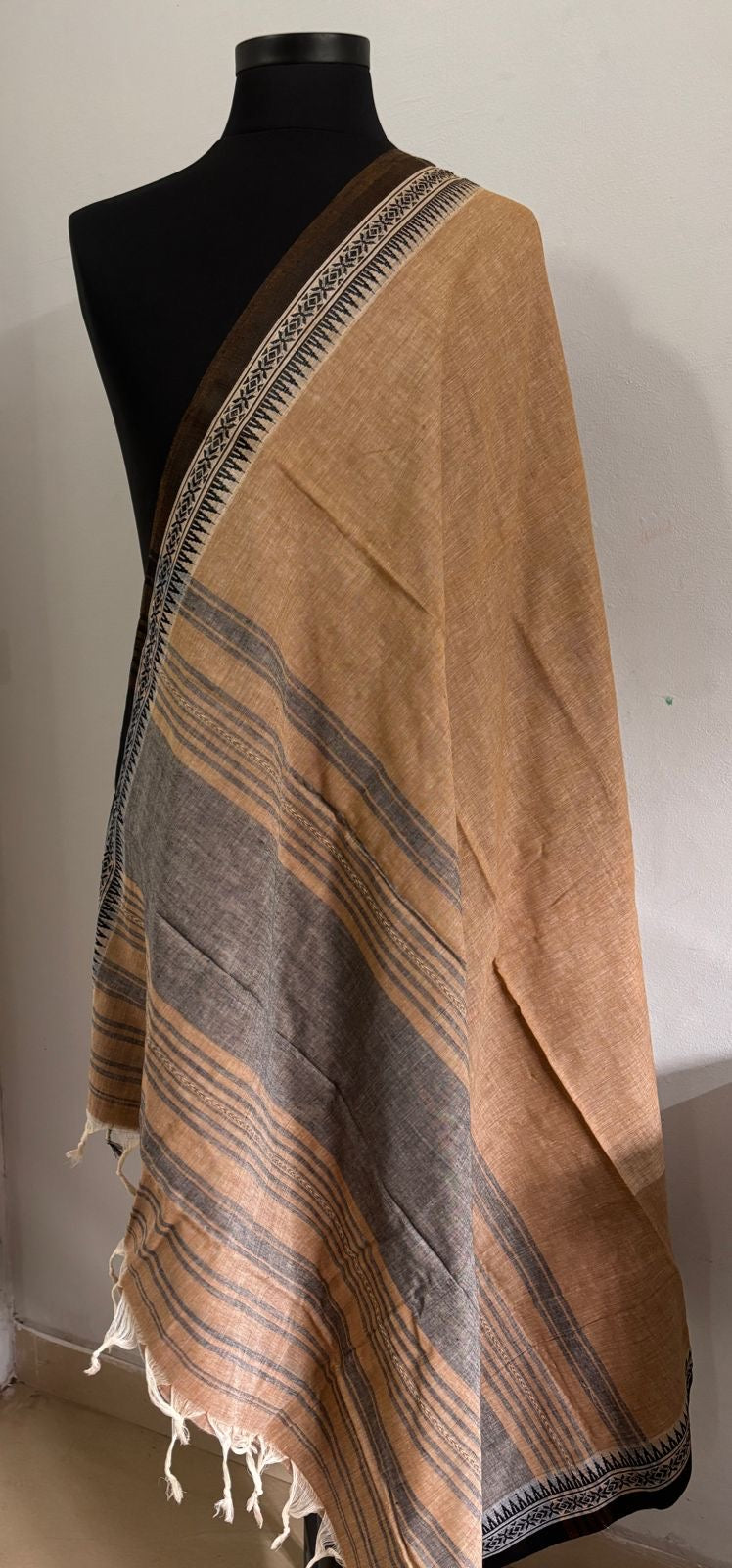 Rangini (रंगीनी) Bengal handloom dhaniakhali Saree striped pattern DHA04