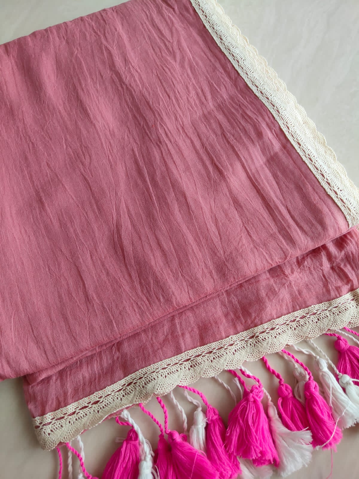 Viharika Flowy lace: Powder Pink V04