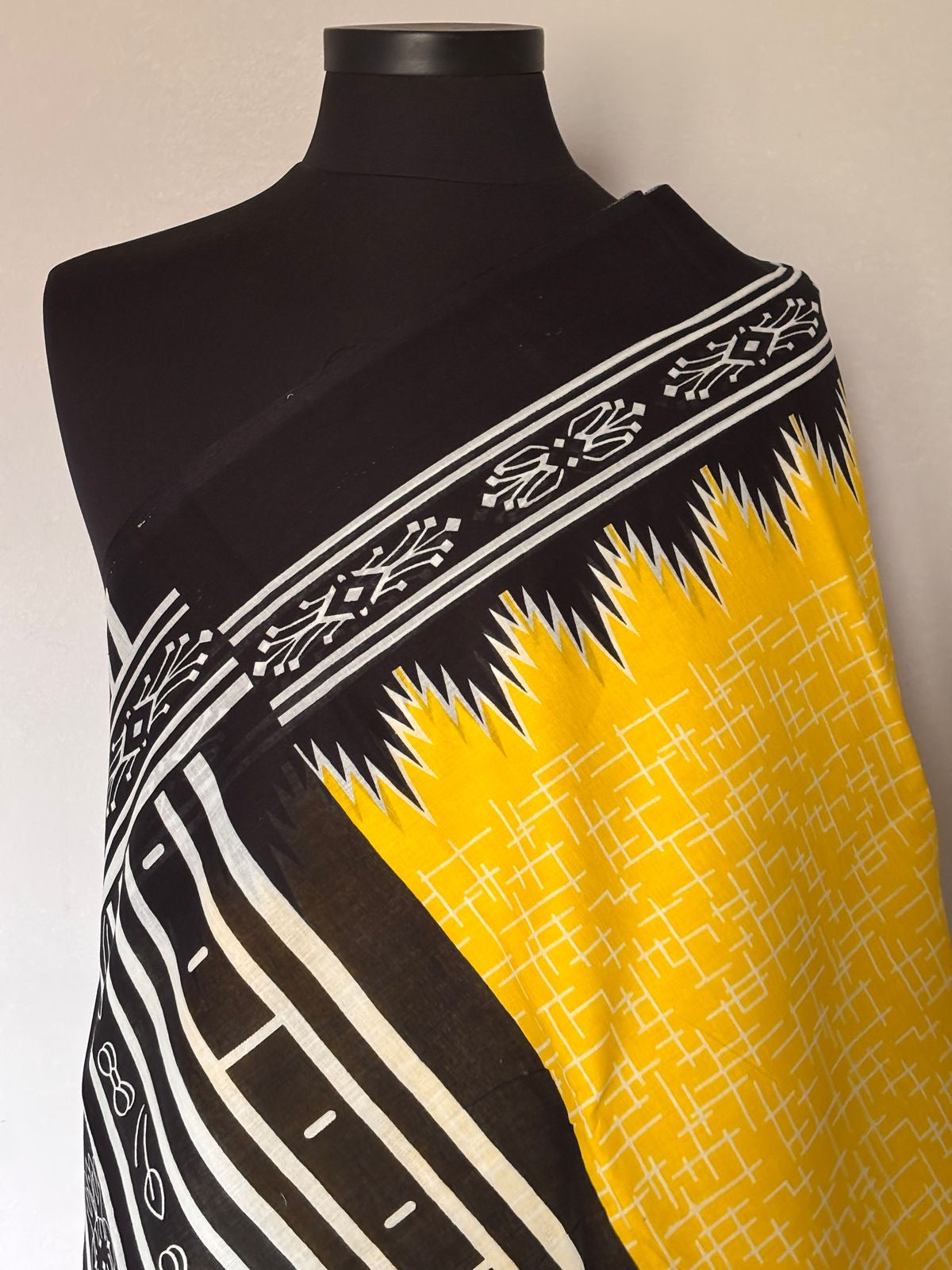 Vasantika (वसन्तिका) Jaipur Hand Block printed Soft Cotton Sarees, Temple border yellow & Black VA06